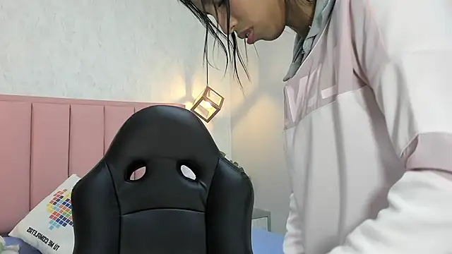 Snapshot of MAYROBERTSS chatting on 01.29.25 MAYROBERTSS online show from 01.29.25