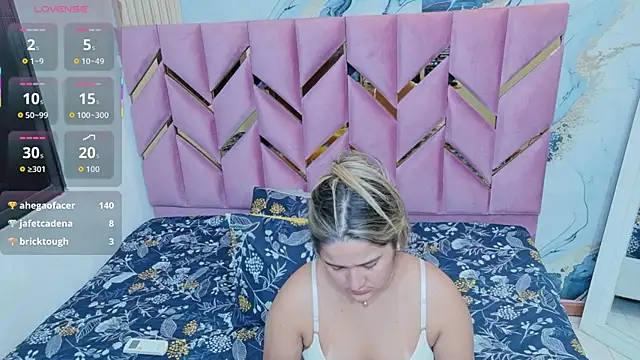 collegepawglovedaddy online show from 11.30.25