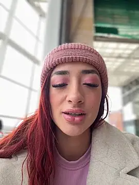 Snapshot of ariiel_ chatting on 02.22.26 ariiel online show from 02.22.26