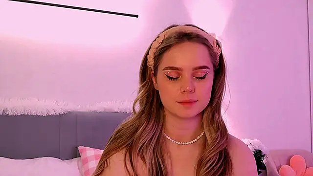 SIlviaBeyt online show from 03.14.25