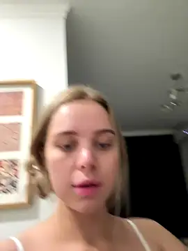 SIlviaBeyt online show from 09.25.25