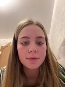 SIlviaBeyt online show from 10.18.25