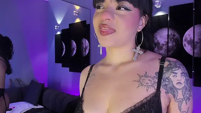 Snapshot of maddy_walker chatting on 02.01.25 maddy walker online show from 02.01.25