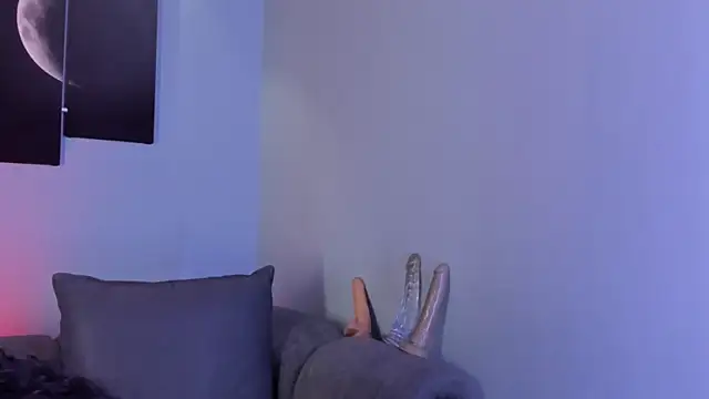 Snapshot of maddy_walker chatting on 02.10.25 maddy walker online show from 02.10.25