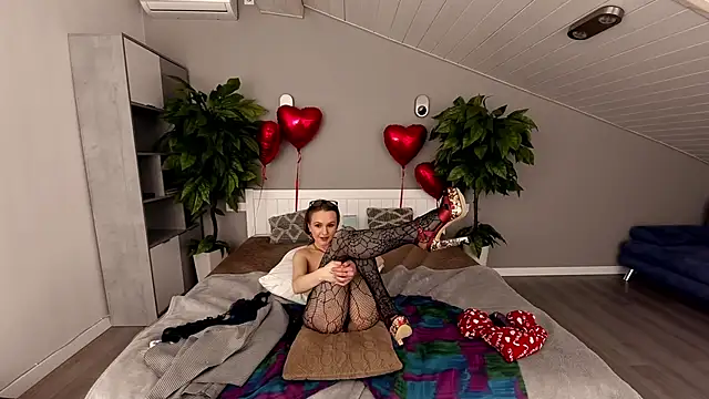 Snapshot of VeronikaVel chatting on 02.19.25 VeronikaVel online show from 02.19.25