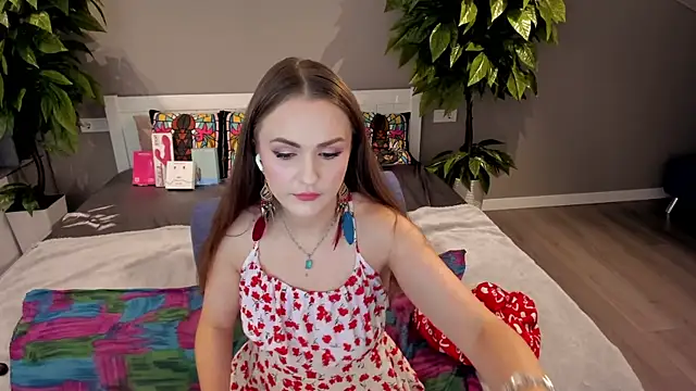 Snapshot of VeronikaVel chatting on 10.05.25 VeronikaVel online show from 10.05.25