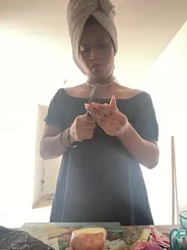 Snapshot of zahrivk1 chatting on 03.17.25 zahrivk1 online show from 03.17.25