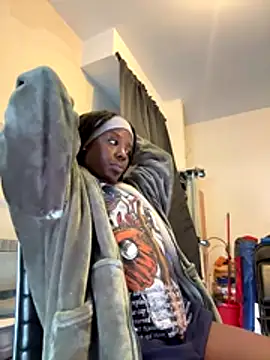 choclatepeaach online show from 10.31.25