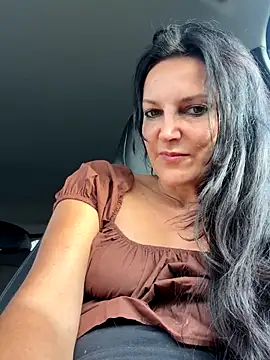 -OLYA- online show from 11.12.25