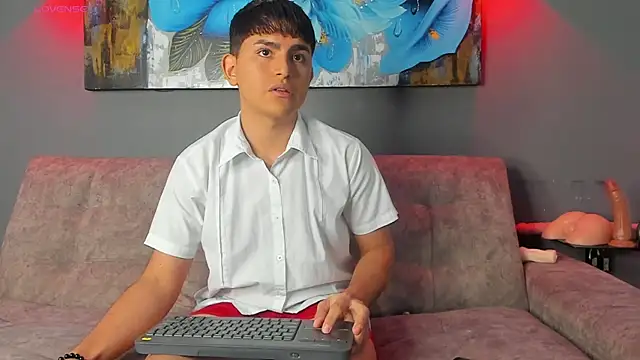 Snapshot of Lyam_ap chatting on 12.04.25 Lyam ap online show from 12.04.25