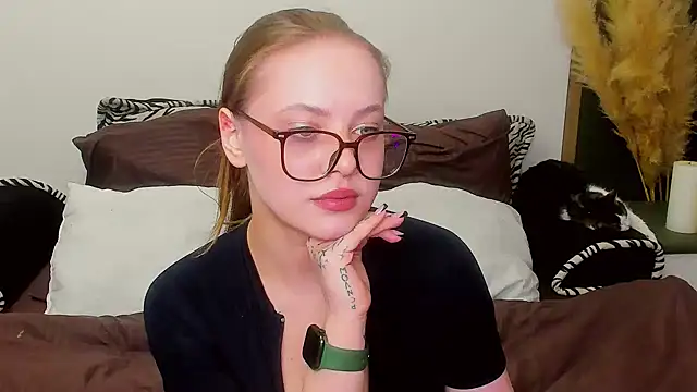 Snapshot of rora_skyline chatting on 02.18.26 rora skyline online show from 02.18.26