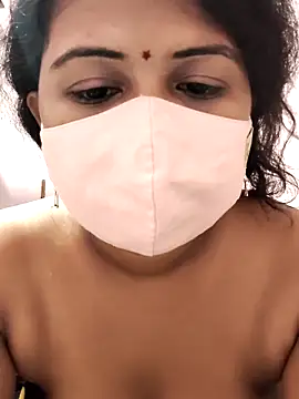 Snapshot of Dr_Chhaya chatting on 06.18.26 Dr Chhaya online show from 06.18.26