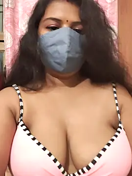 Snapshot of Dr_Chhaya chatting on 07.13.26 Dr Chhaya online show from 07.13.26