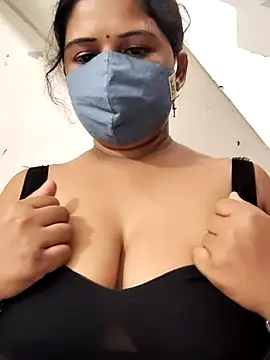 Snapshot of Dr_Chhaya chatting on 07.14.26 Dr Chhaya online show from 07.14.26