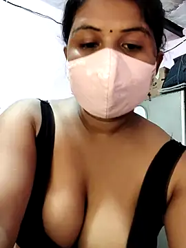 Snapshot of Dr_Chhaya chatting on 07.15.26 Dr Chhaya online show from 07.15.26