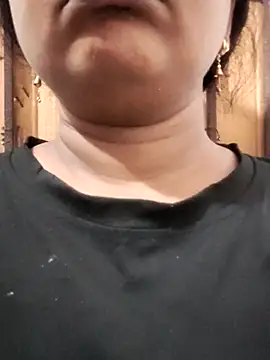Snapshot of Dr_Chhaya chatting on 07.18.26 Dr Chhaya online show from 07.18.26