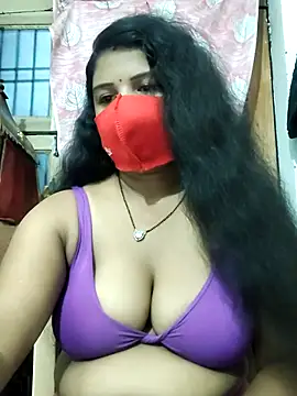 Snapshot of Dr_Chhaya chatting on 07.25.26 Dr Chhaya online show from 07.25.26