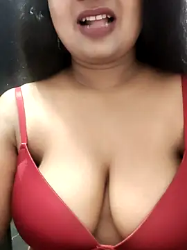 Snapshot of Dr_Chhaya chatting on 07.27.26 Dr Chhaya online show from 07.27.26