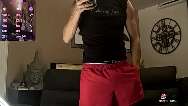 Snapshot of ApollonFit_x69 chatting on 10.31.25 ApollonFit x69 online show from 10.31.25