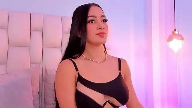 Snapshot of mallie_quinn chatting on 03.03.26 mallie quinn online show from 03.03.26