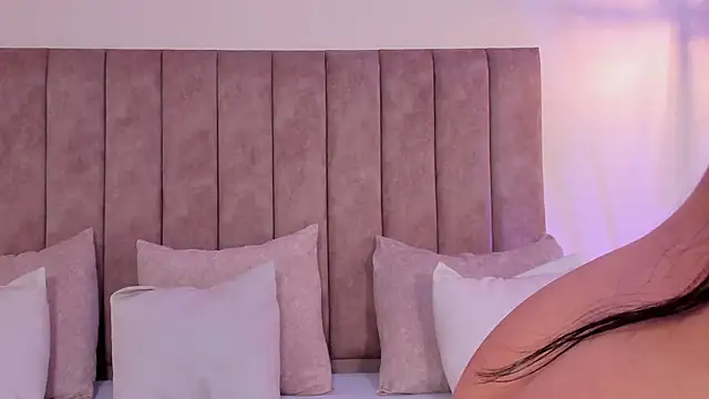 Snapshot of mallie_quinn chatting on 04.10.26 mallie quinn online show from 04.10.26