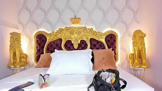 KendralHolson online show from 09.10.25