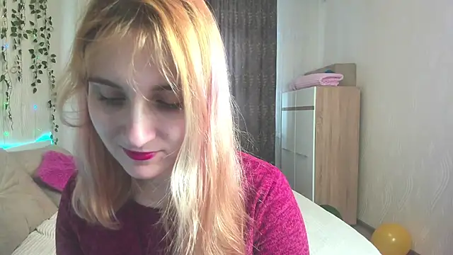 Snapshot of Miss_Elsa_ chatting on 02.10.25 Miss Elsa online show from 02.10.25