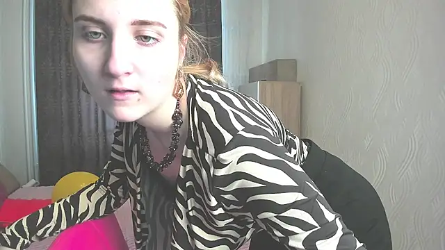 Snapshot of Miss_Elsa_ chatting on 02.14.25 Miss Elsa online show from 02.14.25