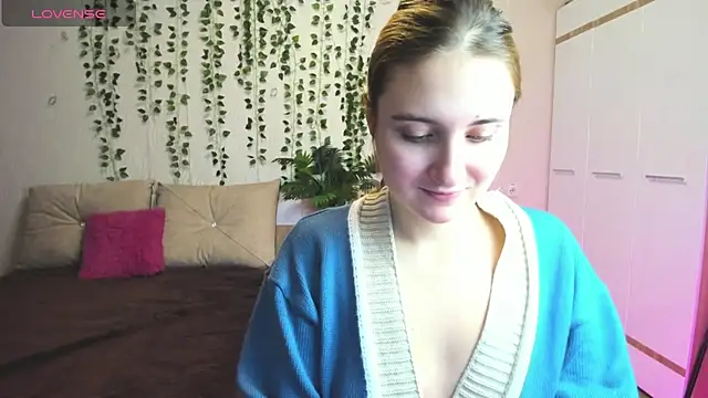 Snapshot of Miss_Elsa_ chatting on 12.01.25 Miss Elsa online show from 12.01.25