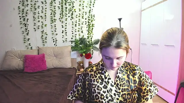 Snapshot of Miss_Elsa_ chatting on 12.02.25 Miss Elsa online show from 12.02.25