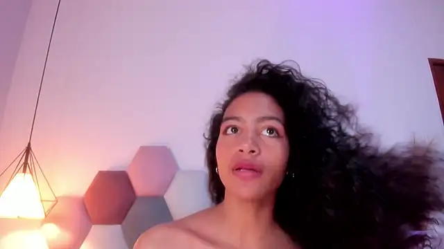 Snapshot of AntonellaHall_ chatting on 01.22.25 AntonellaHall online show from 01.22.25