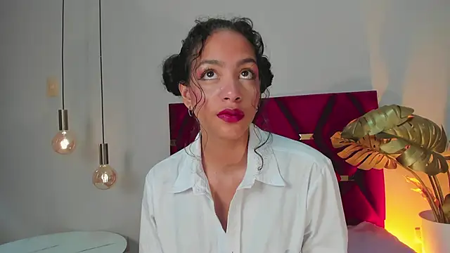 Snapshot of AntonellaHall_ chatting on 03.08.25 AntonellaHall online show from 03.08.25