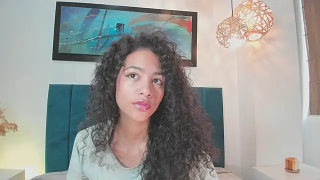 Snapshot of AntonellaHall_ chatting on 09.27.25 AntonellaHall online show from 09.27.25