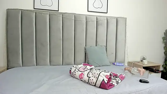 Snapshot of Laiia_Page chatting on 03.15.25 Laiia Page online show from 03.15.25