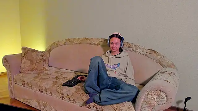 EllaSky xoxo online show from 03.09.25