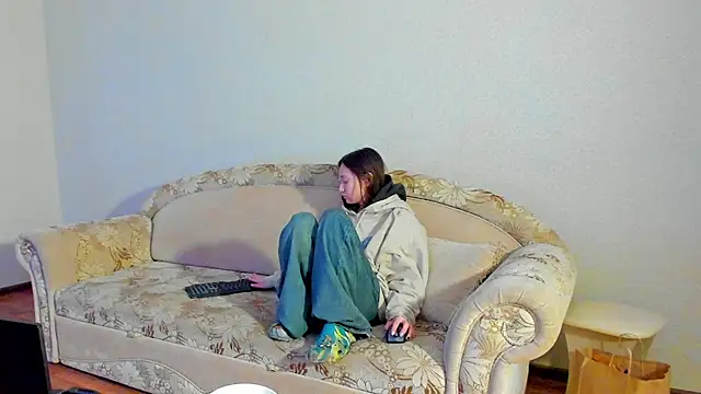 EllaSky xoxo online show from 03.18.25