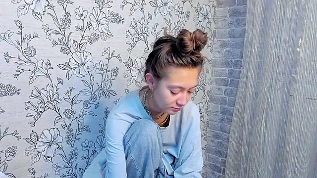 EllaSky xoxo online show from 11.08.25