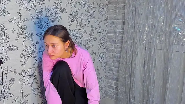 EllaSky xoxo online show from 11.20.25