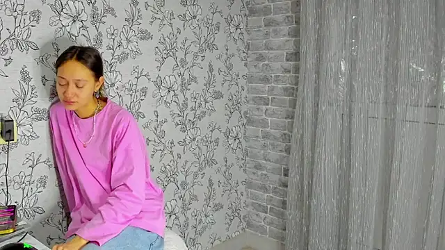 EllaSky xoxo online show from 11.24.25