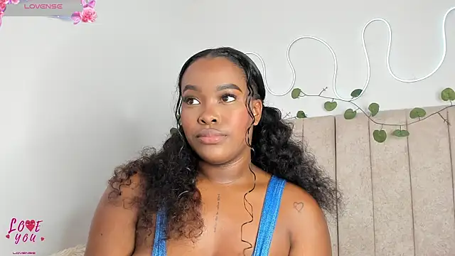 Kaseydelvey online show from 09.19.25