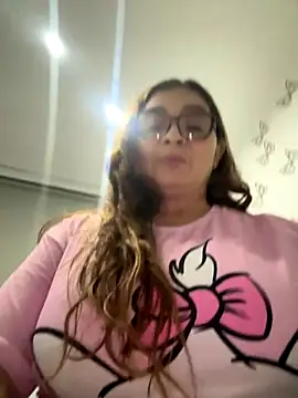 Snapshot of AntonellaAlondra4 chatting on 11.09.25 AntonellaAlondra4 online show from 11.09.25