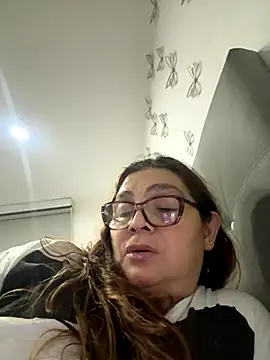 Snapshot of AntonellaAlondra4 chatting on 11.10.25 AntonellaAlondra4 online show from 11.10.25