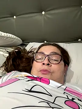 Snapshot of AntonellaAlondra4 chatting on 11.22.25 AntonellaAlondra4 online show from 11.22.25