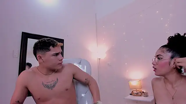 Snapshot of saraandstiven chatting on 02.06.25 saraandstiven online show from 02.06.25