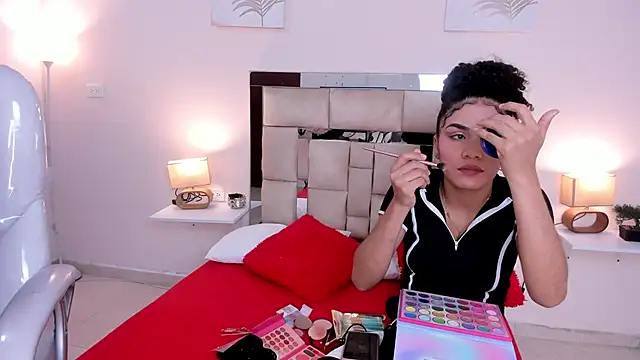 Snapshot of saraandstiven chatting on 03.23.25 saraandstiven online show from 03.23.25