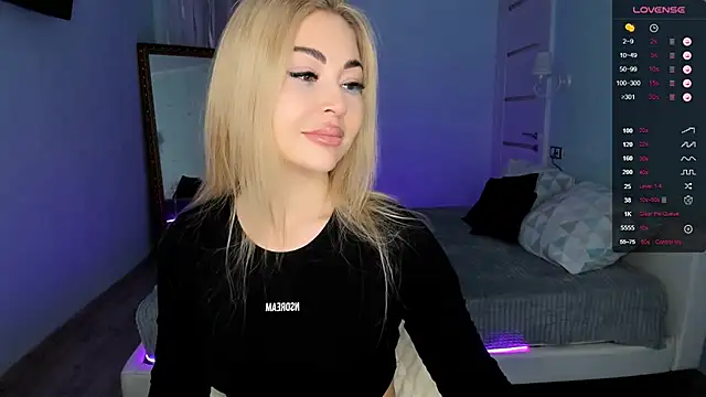 Snapshot of AdeleRoberts chatting on 02.10.25 AdeleRoberts online show from 02.10.25