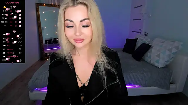 Snapshot of AdeleRoberts chatting on 02.21.25 AdeleRoberts online show from 02.21.25