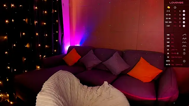 Snapshot of AdeleRoberts chatting on 02.23.25 AdeleRoberts online show from 02.23.25