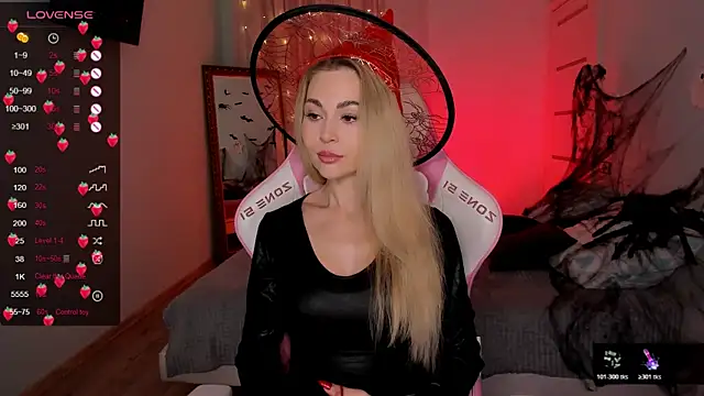 Snapshot of AdeleRoberts chatting on 10.29.25 AdeleRoberts online show from 10.29.25