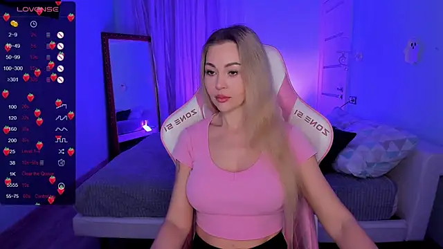 Snapshot of AdeleRoberts chatting on 12.05.25 AdeleRoberts online show from 12.05.25